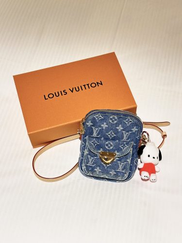 Click to view full screen Louis Vuitton M82948 Fairfax Pochette Denim Blue photo review