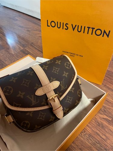 Click to view full screen Louis Vuitton Monogram M46740 Saumur BB photo review